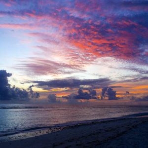bellissimo tramonto alle maldive